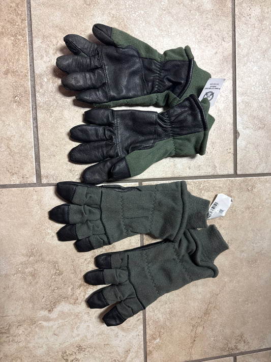 FLASH SALE!!  U.S. Military HAU-15/P Intermediate Cold Weather Flyer's Gloves