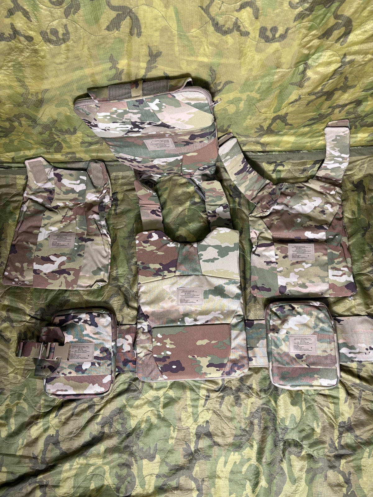Modular Scalable Vest size medium with Kevlar inserts and concealable vest
